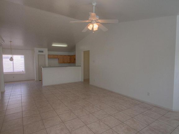 3rd image of 9043 W Pinchot Ave