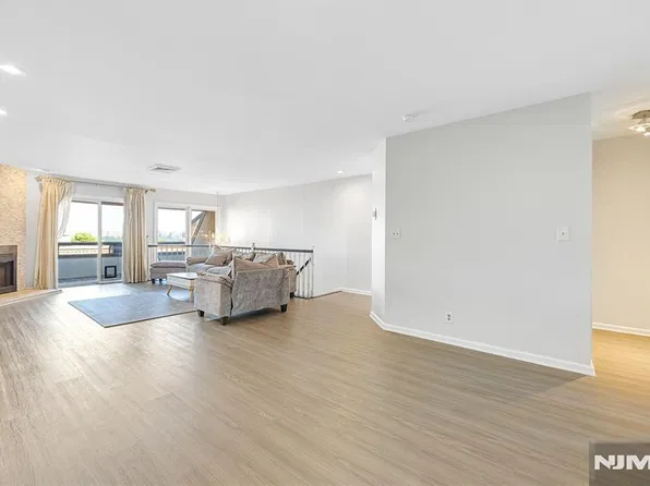 300 Gorge #8, Cliffside Park, NJ 07010