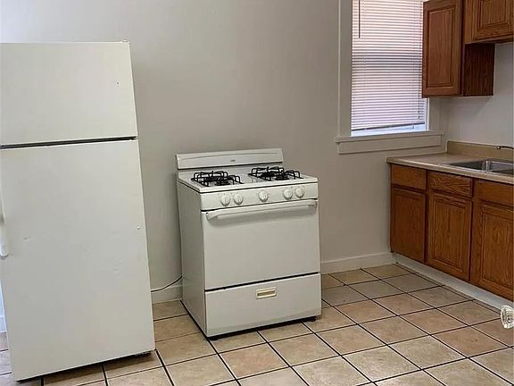 3rd image of 4401 Harris Ave