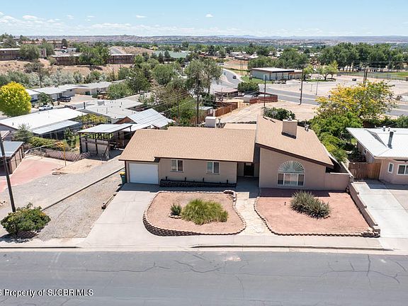 2nd image of 411 San Medina Ave
