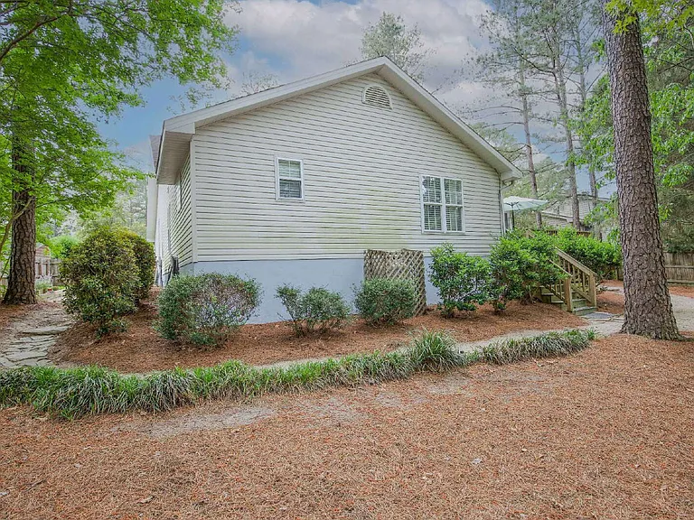 225 Adams Cir — Photo 38