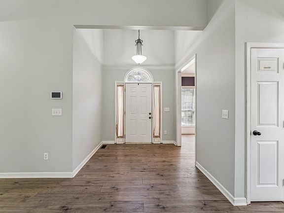 3rd image of 8441 Bluff Ridge Rd