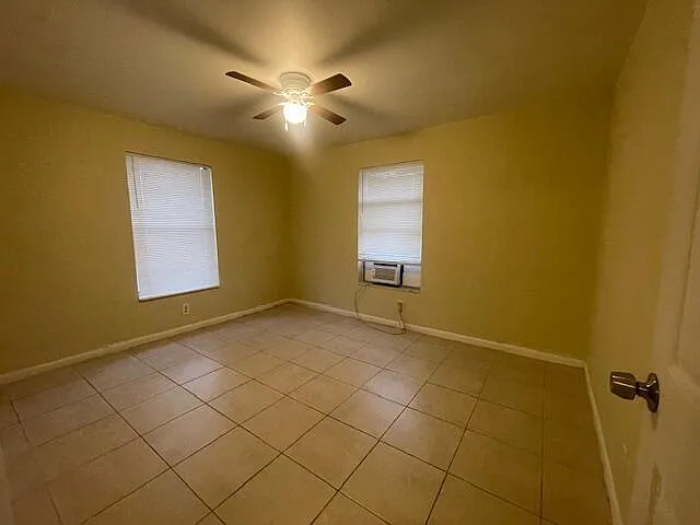 Building Photo - 1525 W 28th St #2
