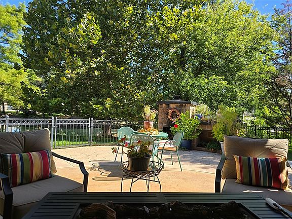 4th image of 12520 Crick Hollow Ct