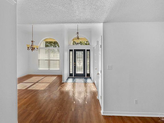 3rd image of 1297 Calcutta Dr