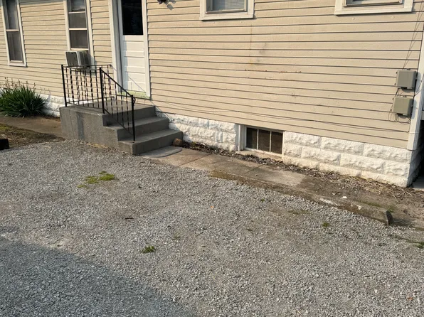 1801 Charlestown Rd APT 2, New Albany, IN 47150