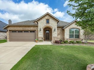 135 Crockett Dr, Waxahachie, TX 75165