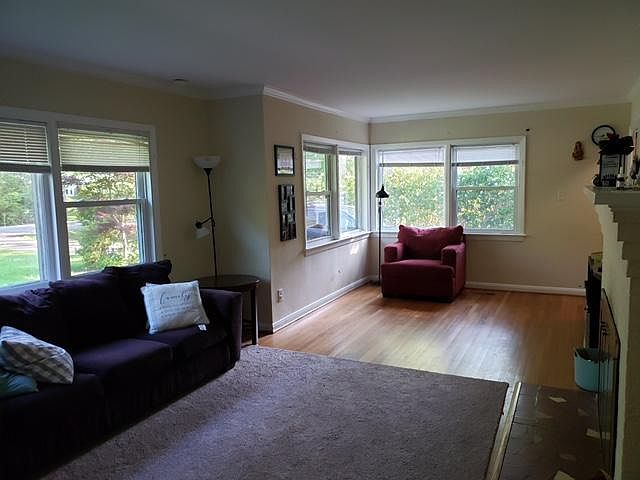 1st image of 202 Longwood Dr