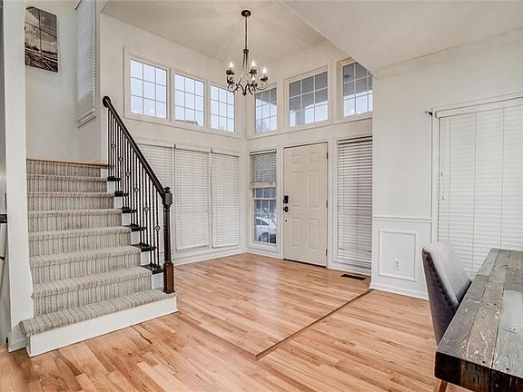 5th image of 9435 N Flora Ave