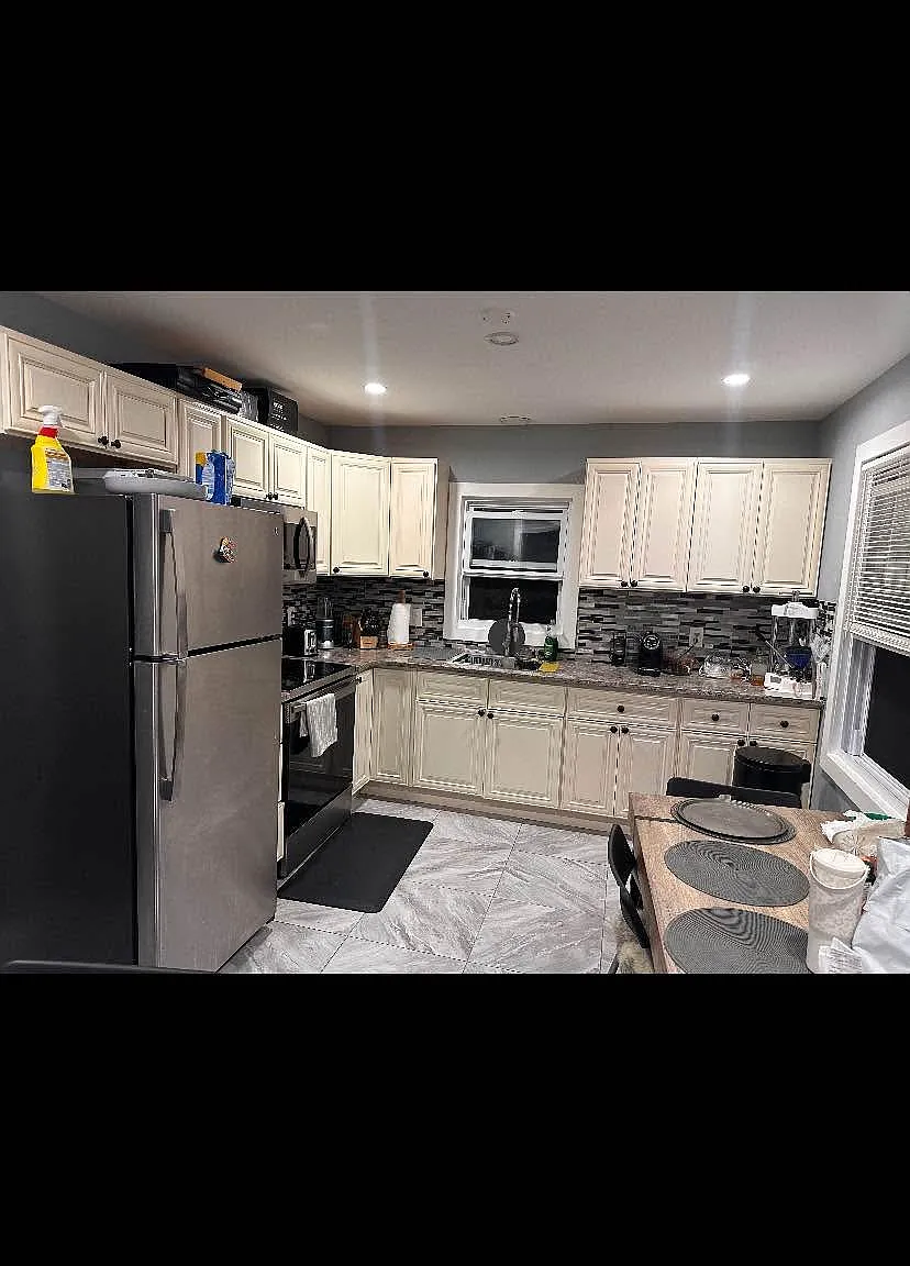 2 bed, $2,300 — Photo 4