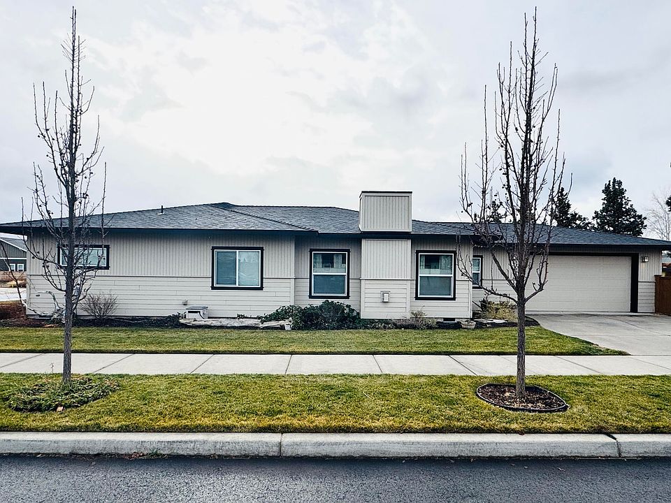 1st image of 559 NW Rimrock Ct