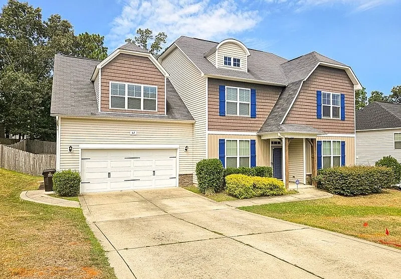 4 bed, 3.0 bath, 2853 sqft, $2,500 — Photo 2