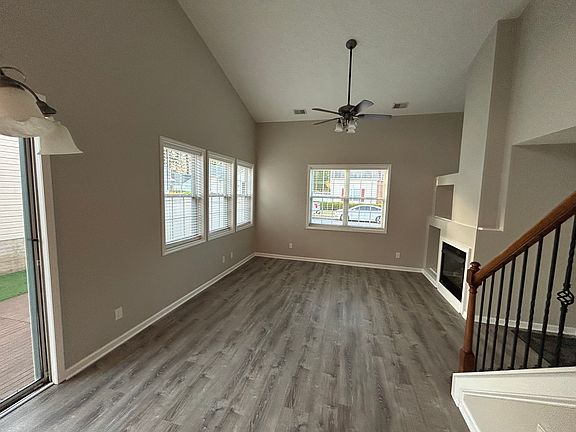 4th image of 214 Manley Ct