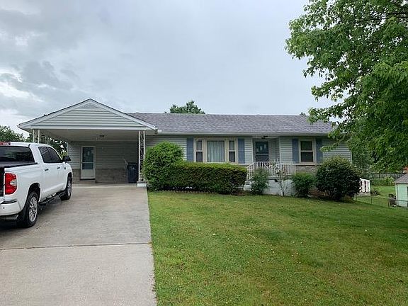 2nd image of 1900 Nandina Dr