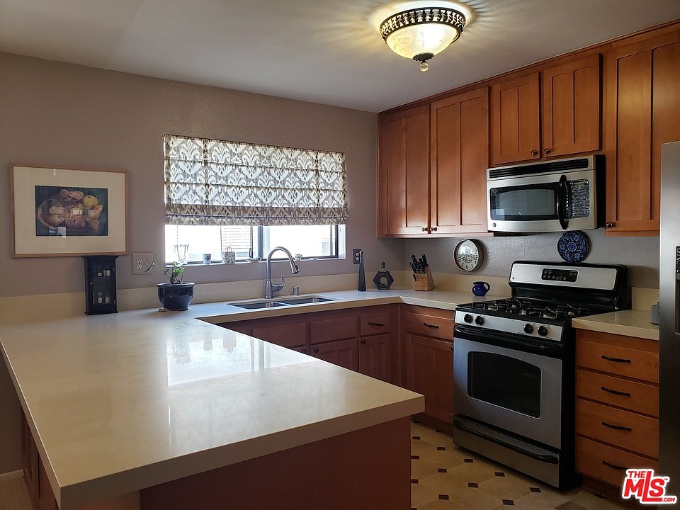 1st image of 6121 Shoup Ave Unit 9