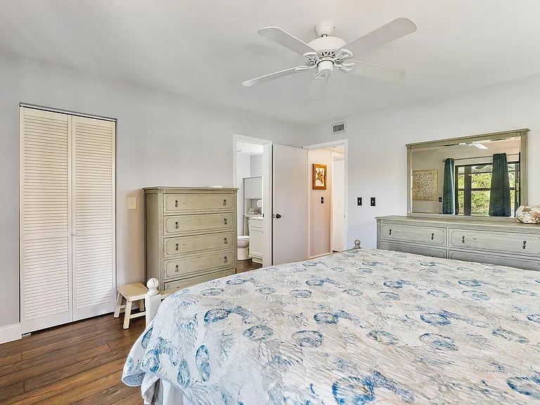 671 SW South River Dr #105 — Photo 22