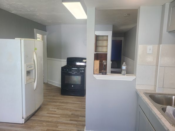 52 1/2 Main St #1