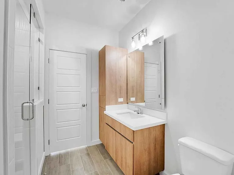 1402 W Platinum Dr #2 — Photo 4