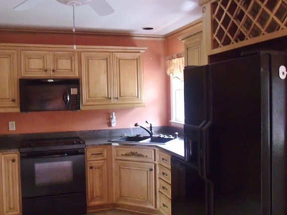 4th image of 103 Loch Lomond Dr