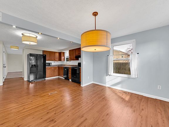 5th image of 880 Ruskin Dr