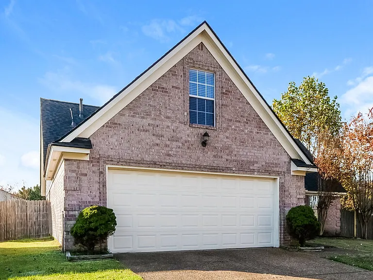 115 Winding Creek Dr — Photo 4