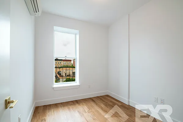 Rented by EXR | media 2