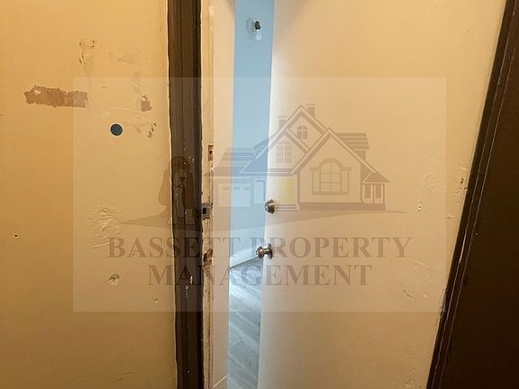 3rd image of 195 Kimberly Ave #195