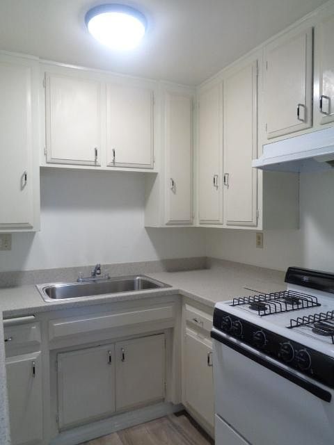 1st image of 3050 E 5th St APT 7