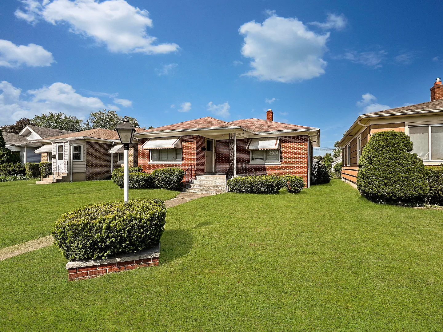 490 Price Ave photo 1