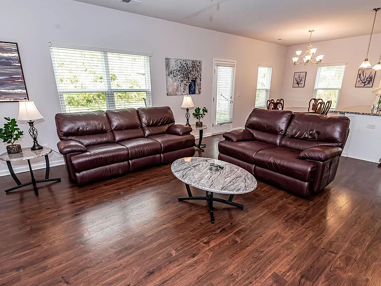 430 Carolyn Ln — Photo 45