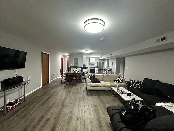 3rd image of 1892 Indianola Ave APT A