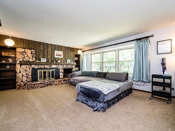 3rd image of 1716 Anthony Dr
