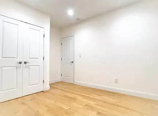 Rented by EastMount Realty LLC | media 25