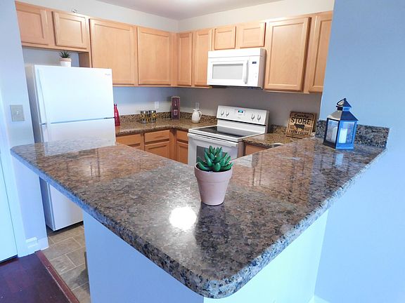 3rd image of 140 Railroad Ave APT B303