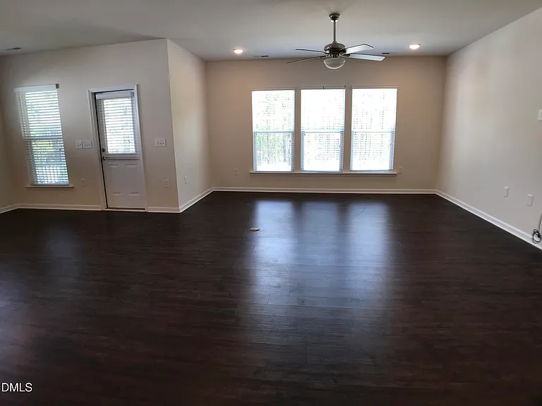 517 Hillman Bnd — Photo 10