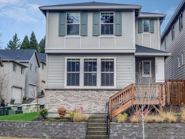 9377 SW Chopin Ln, Portland, OR 97225