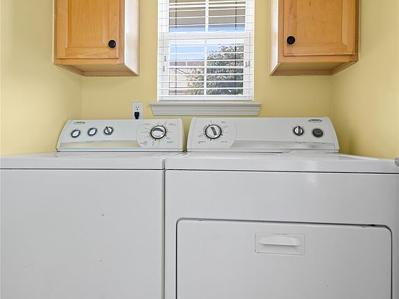 5th image of 731 E Bluff Ct