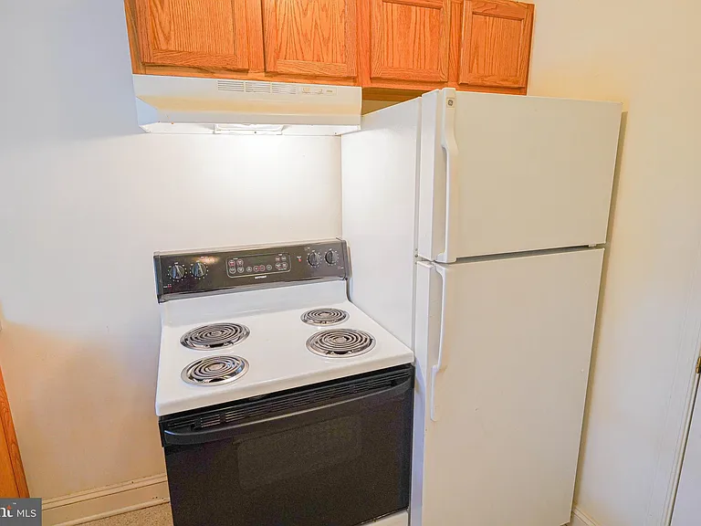 800 Travers St #5 — Photo 32