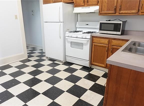 4th image of 1225 Burdette St #1225