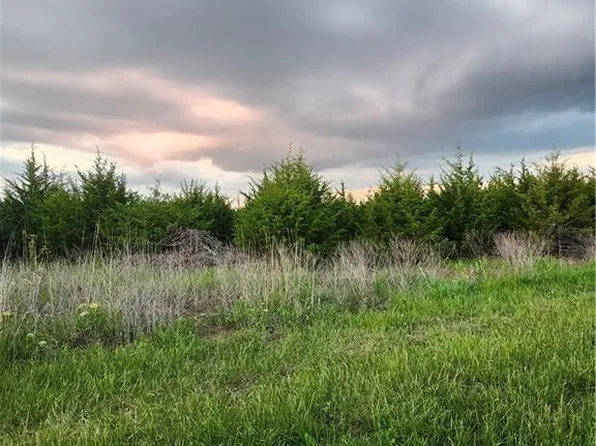 53 Ravens Roost Dr, Linn Valley, KS 66040