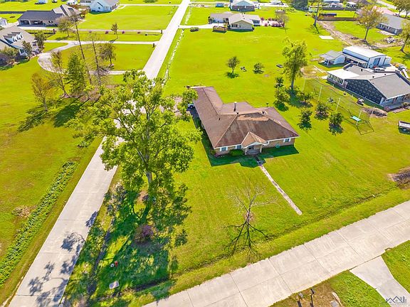 2nd image of 101 Holly Dr