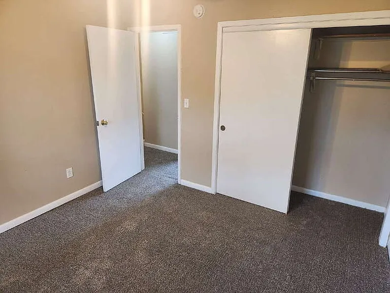 1010 Linden Dr — Photo 9