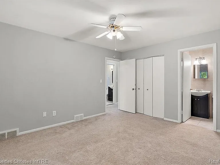 880 N Adams Rd #6 — Photo 13