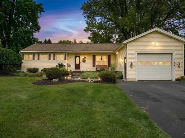 7323 Manlius Center Rd, East Syracuse, NY 13057