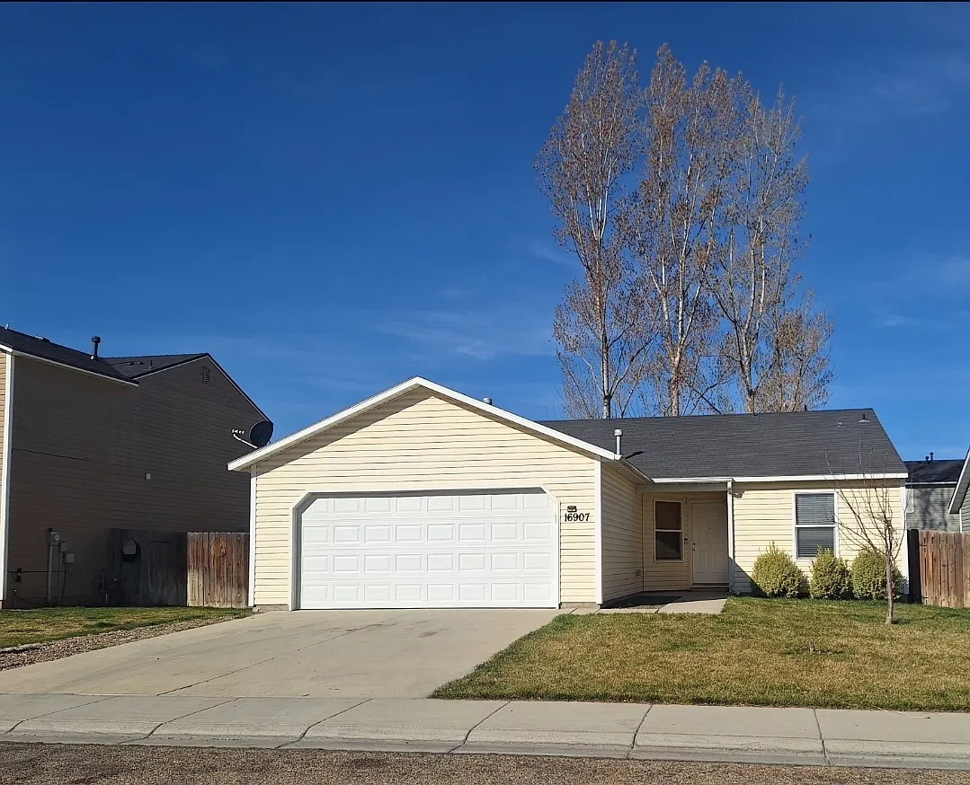 16907 Abram Ave — Photo 1