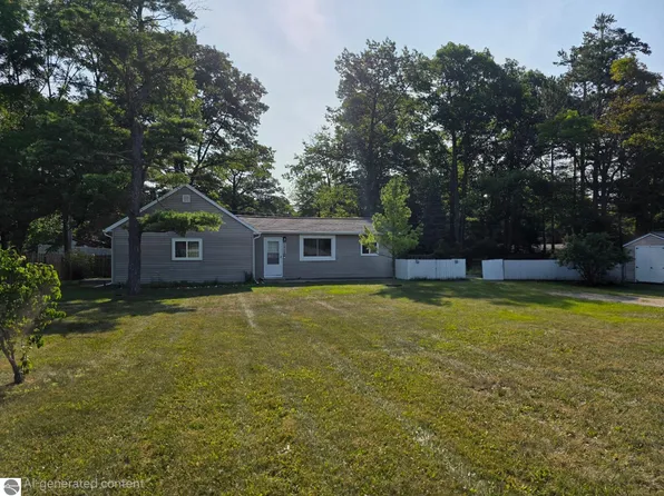 2438 N Huron Rd, Tawas City, MI 48763