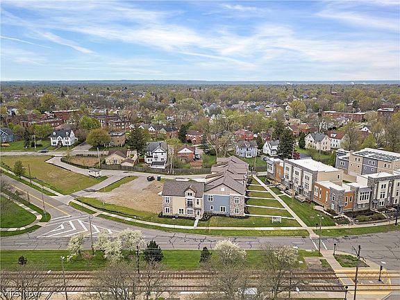 3rd image of 3216 Van Aken Blvd