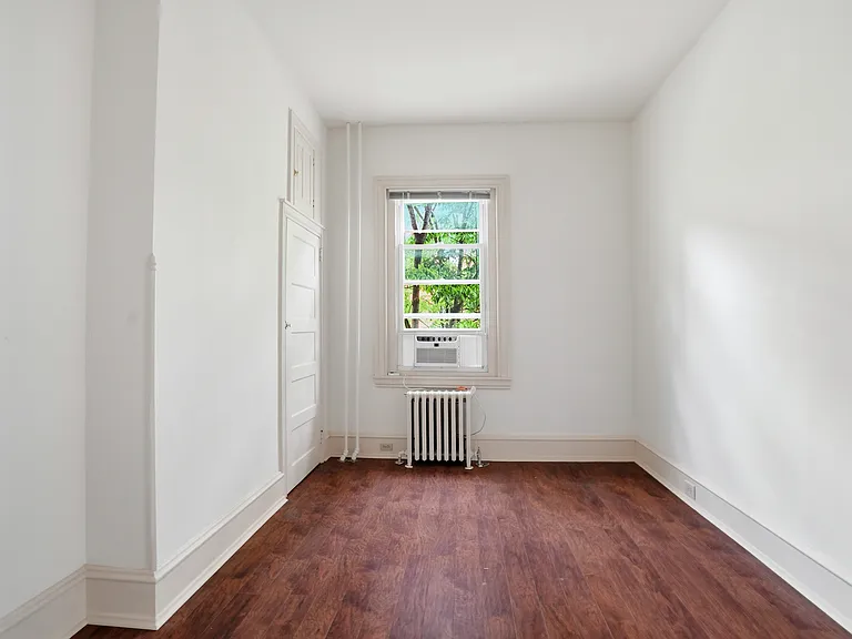 2441 Brown St #2F — Photo 17
