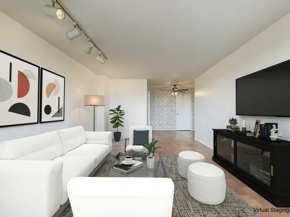 61-20 Grand Central Parkway image 2 of 18