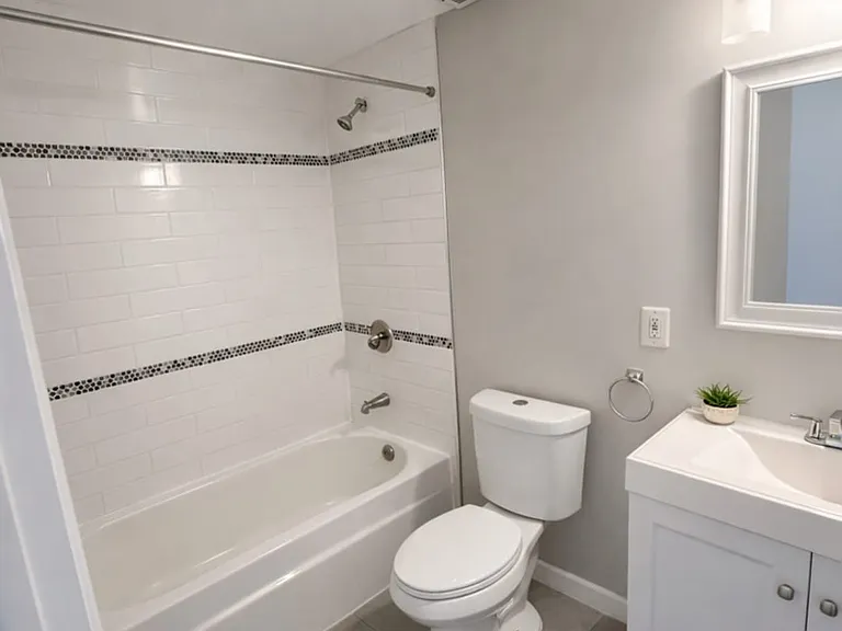 1422 W Girard Ave #1F — Photo 5